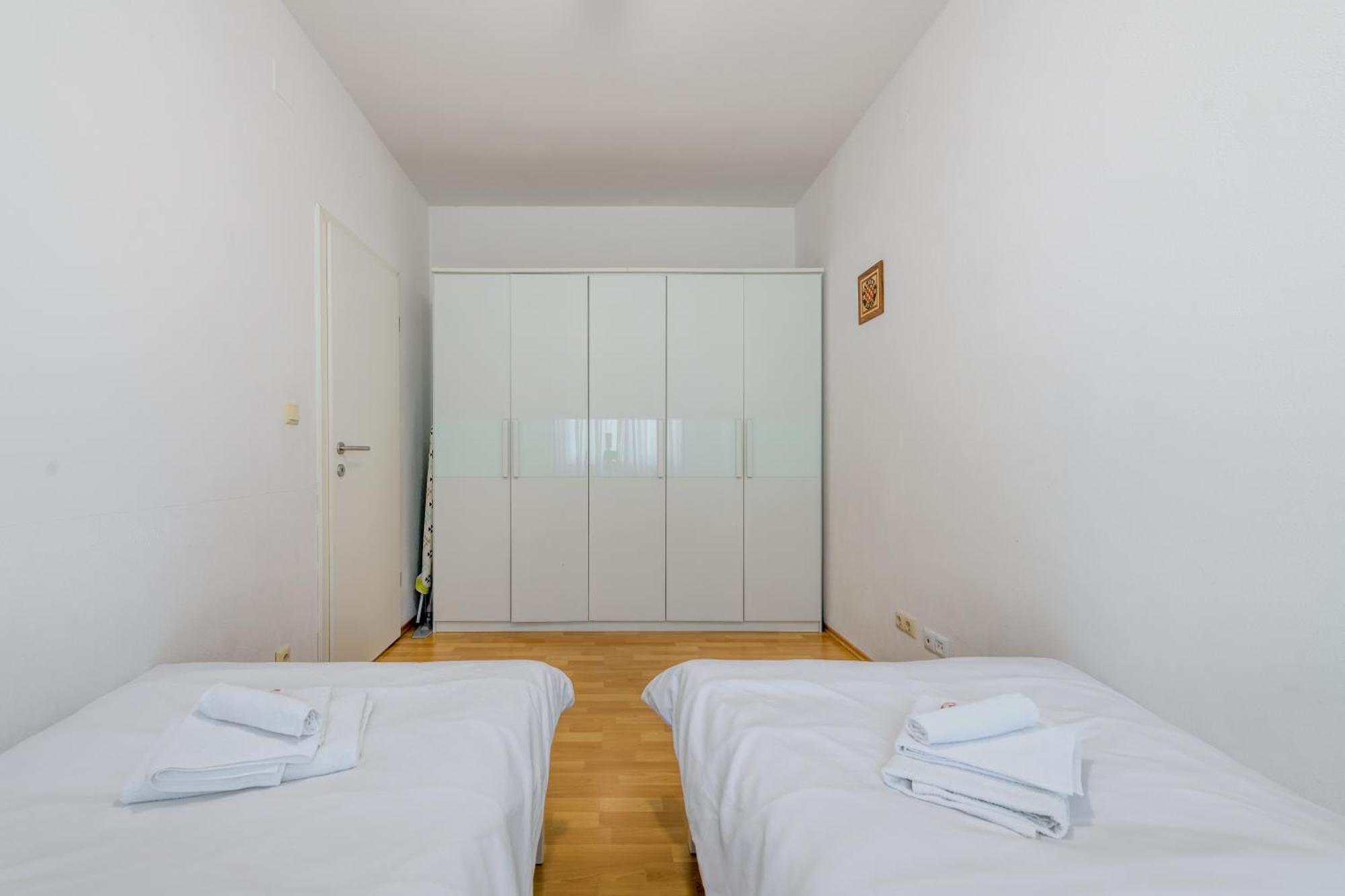 Apartments Cala Podstrana Exterior photo